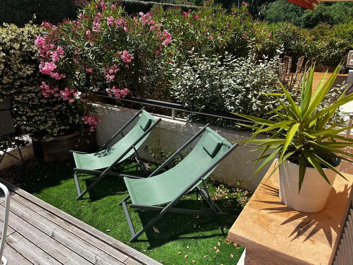 Joli Studio Ensolleille Cavalaire-sur-Mer France